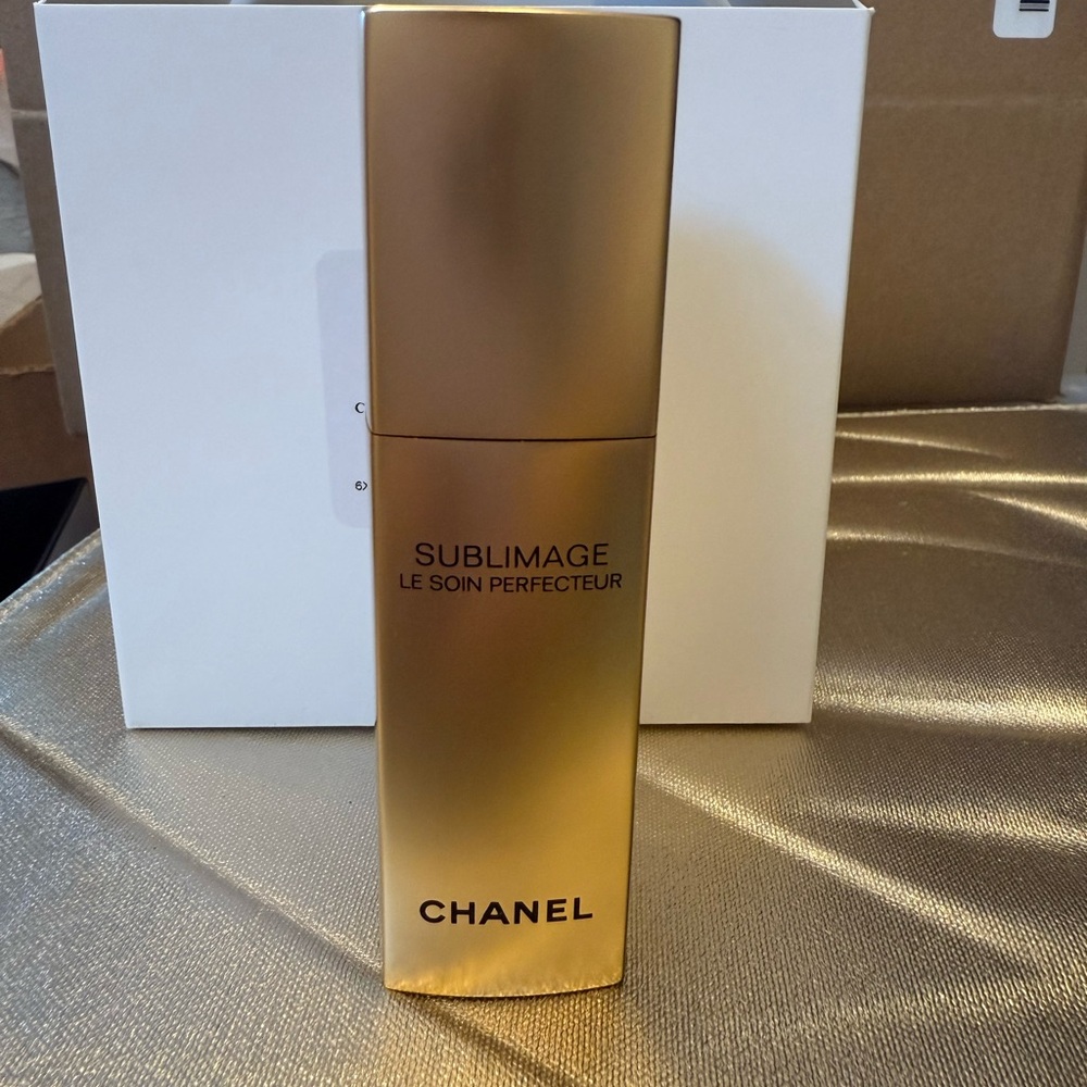 SUBLIMAGE LE SOIN PERFECTEUR - Ultimate Radiance-enhancing Priming Moisturizer